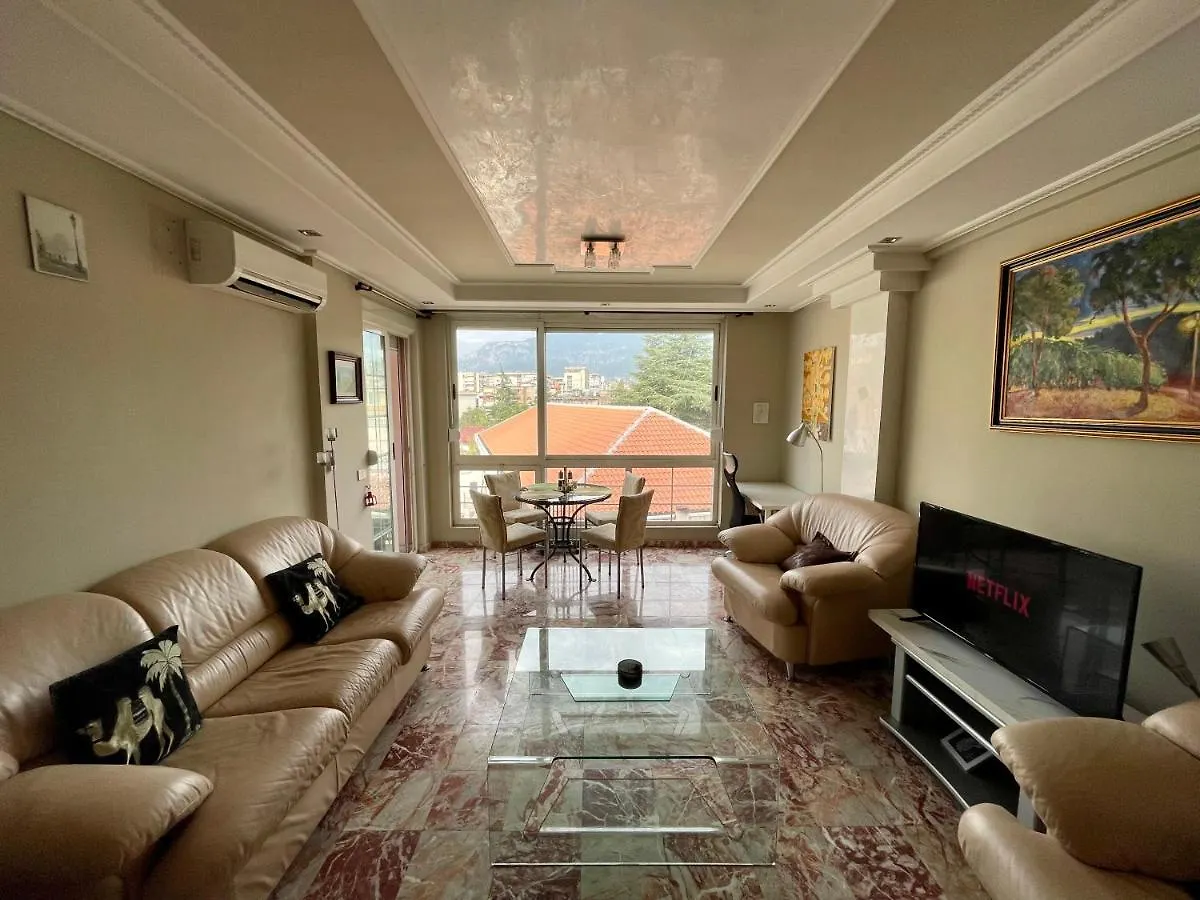 Pine-Tree Spacious 2 Bdr Apartment Near Tanners' Bridge With Hot Tub Tirana