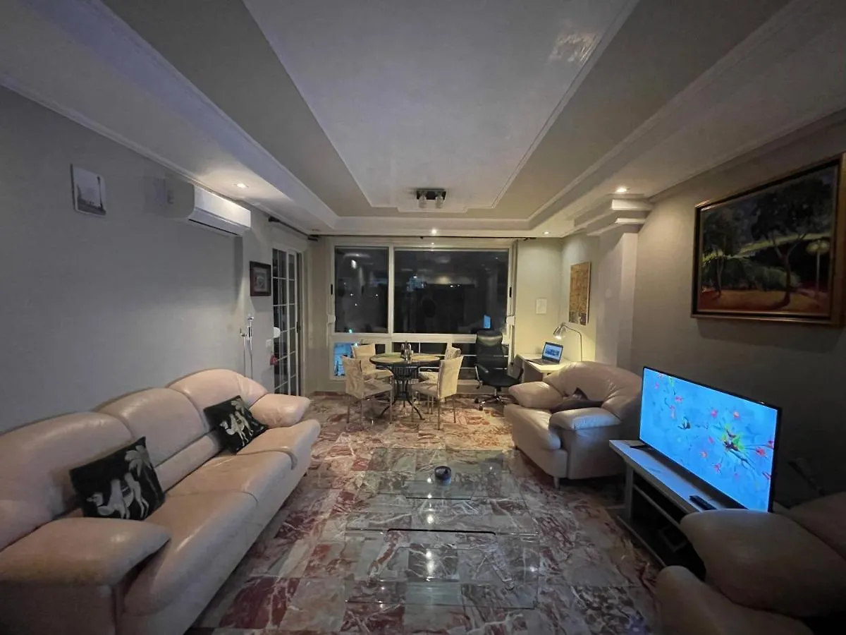 Pine-Tree Spacious 2 Bdr Apartment Near Tanners' Bridge With Hot Tub Tirana